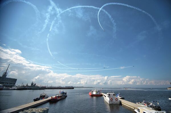 Aerobatic Display Teams at Maritime Defense Show in St. Petersburg - Sputnik International