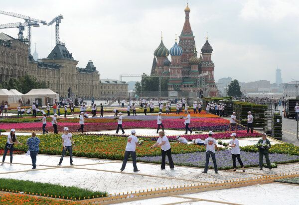 Carpet of Flowers Adorns Red Square - Sputnik International