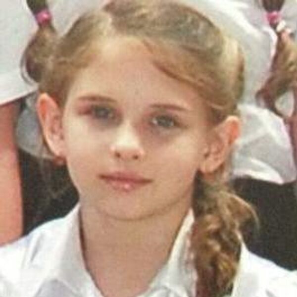 This school photo is Royce’s first look at his eldest daughter in five years. This school photo is Royce’s first look at his eldest daughter in five years. - Sputnik International