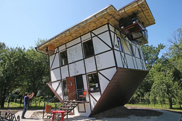 Upside-Down House in Kaliningrad - Sputnik International
