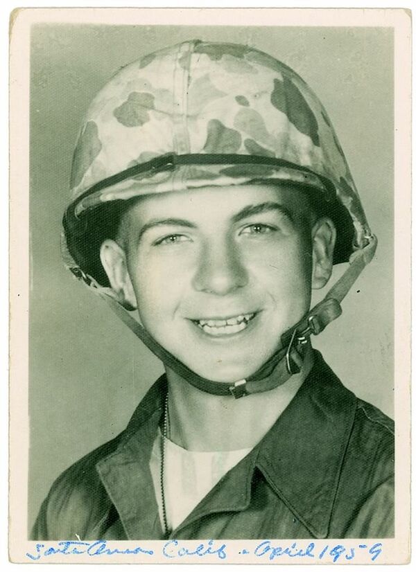 Lee Harvey Oswald joined the US Marine Corps in 1956, at the age of 17. Lee Harvey Oswald joined the US Marine Corps in 1956, at the age of 17. - Sputnik International