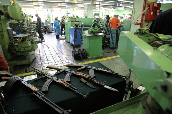 Russian Gunmaker Izhmash Renamed Kalashnikov Concern - Sputnik International