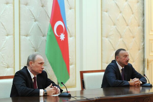 Russia, Azerbaijan Agree on Oil, Gas JV as Putin Visits Baku - Sputnik International