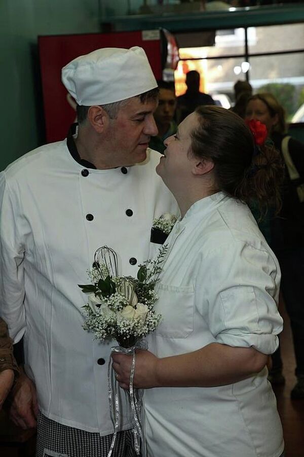 Natasha Garder Littrell and her husband, Matt, were married in the bakery in 2011. Natasha Garder Littrell and her husband, Matt, were married in the bakery in 2011. - Sputnik International