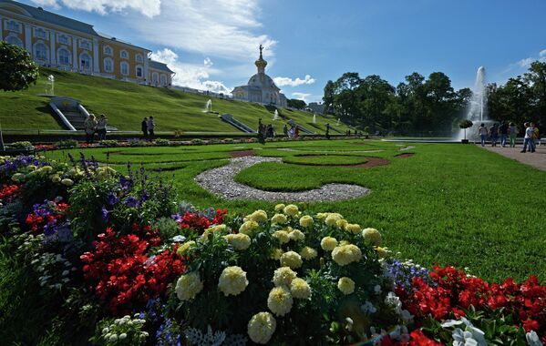 A Royal Residence by the Sea: Palaces, Parks and Fountains of Peterhof - Sputnik International