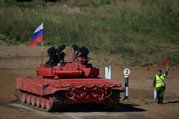 All Out for Victory – Harnessing Deadly Force in Russia’s Tank Biathlon - Sputnik International