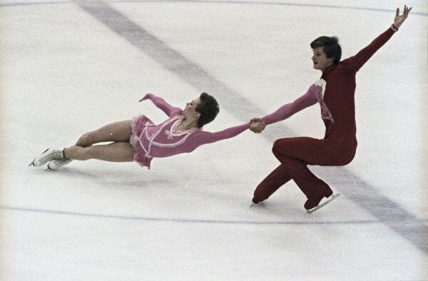 Oleg Makarov and Larisa Seleznyova perform during the 1984 Olympics in Sarajevo. - Sputnik International