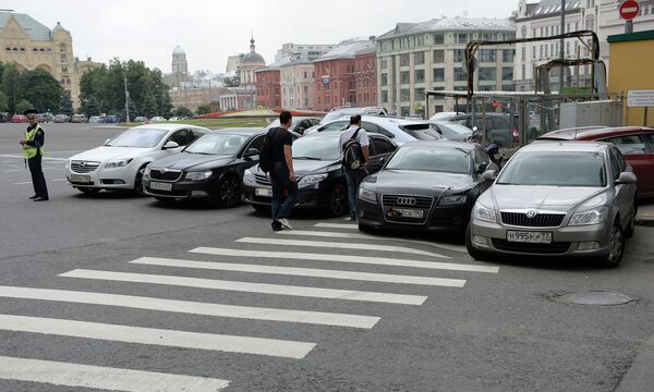 Improperly parked cars in central Moscow - Sputnik International