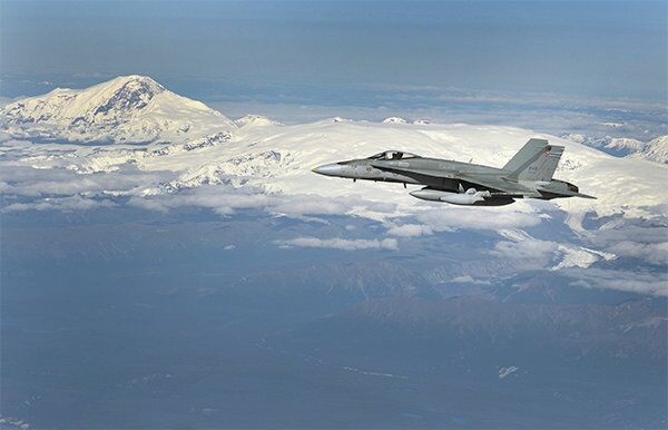 A CF-18 Hornet flies in the Alaskan airspace in preparation for Exercise VIGILANT EAGLE 13 on Aug. 25 - Sputnik International