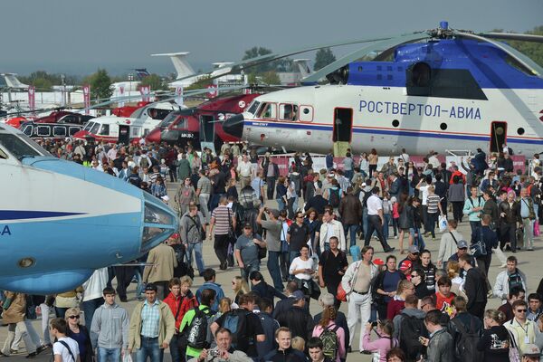 350,000 People Visit Moscow’s MAKS-2013 Airshow - Sputnik International