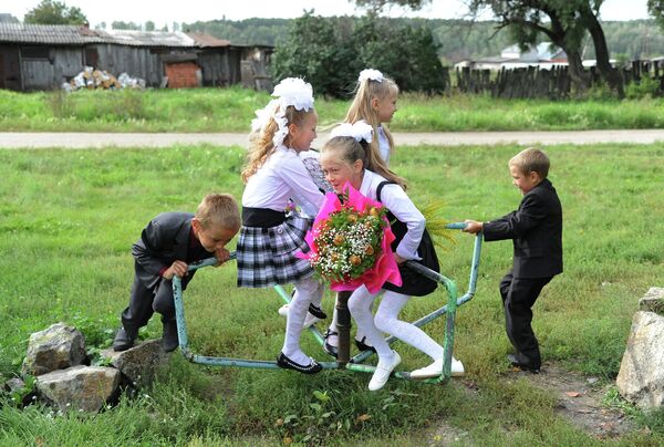 Kids Across Russia Go Back to School - Sputnik International