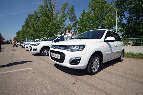 Lada Kalinas undergoing tests at the AvtoVaz test track in Tolyatti. - Sputnik International