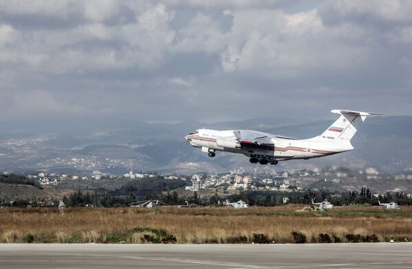 Russia Sends Plane to Evacuate Citizens from Syria - Sputnik International