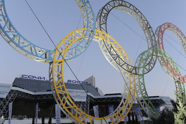 Olympic rings near Sochi airport - Sputnik International