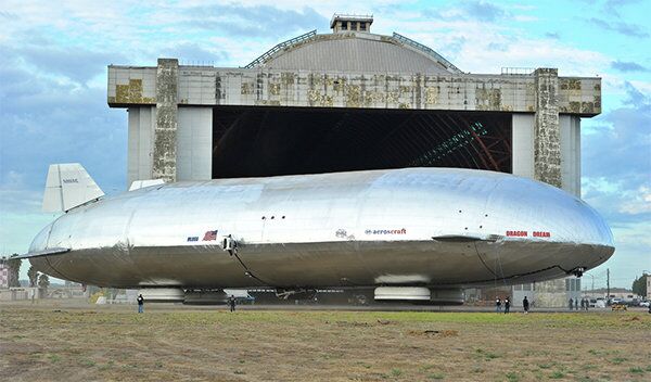The Aeroscraft Airship sits outside the massive hanger in Tustin, California, earlier this year. It rests on four hovercraft pads instead of wheels. - Sputnik International