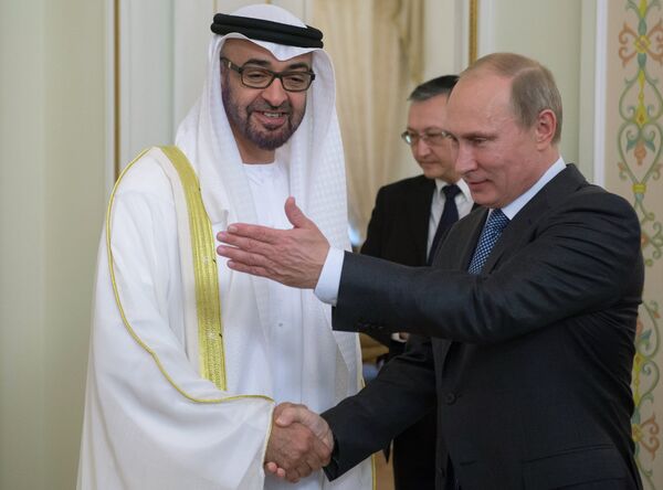 Crown Prince Mohammed bin Zayed Al Nahyan and Russian President Vladimir Putin - Sputnik International