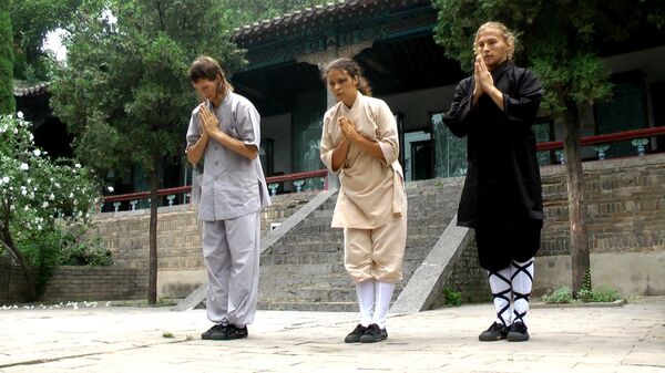 Life in Shaolin: Meditation and Kung-fu Training for Russian Guests - Sputnik International