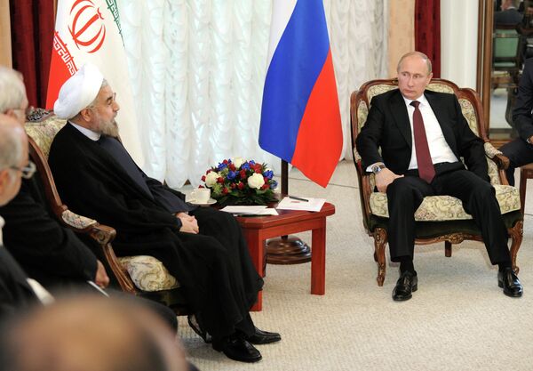 Russian President Vladimir Putin meets Iranian President Hassan Rouhani in Bishkek - Sputnik International