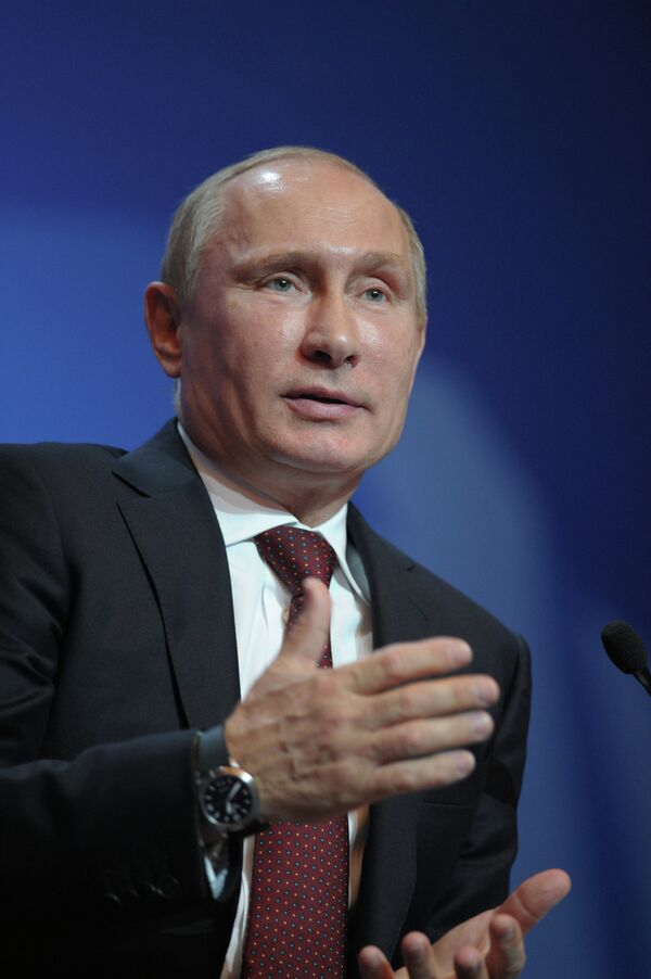 Russian President Vladimir Putin at the forum on Arctic exploration in Salekhard - Sputnik International