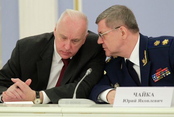 Investigative Committee head Alexander Bastrykin and Prosecutor General Yury Chaika during a meeting with Dmitry Medvedev, November 2011 - Sputnik International