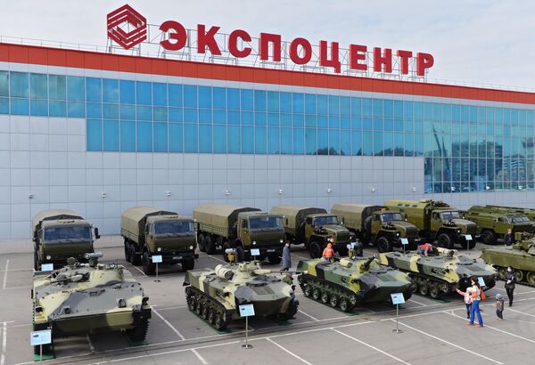 Omsk Defense Tech Event Showcases Russian Arms - Sputnik International