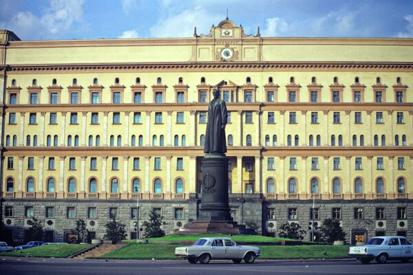 The statue of Felix Dzerzhinsky in Lubyanskaya Square (File photo) - Sputnik International