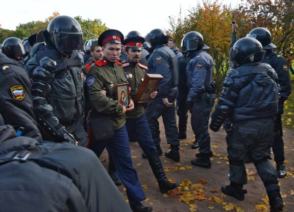 OMON riot police detains orthodox anti-gay activists - Sputnik International
