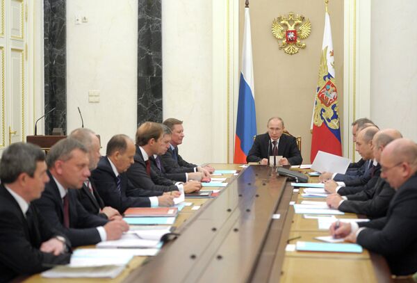 Putin Urges Better Protection of Russian Arms Copyright - Sputnik International