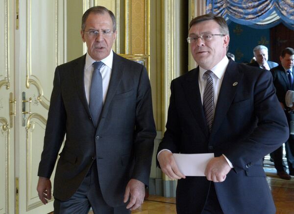 Russian foreign minister Sergei Lavrov (L) and his Ukrainian counterpart Leonid Kozhara (R) (archive). - Sputnik International