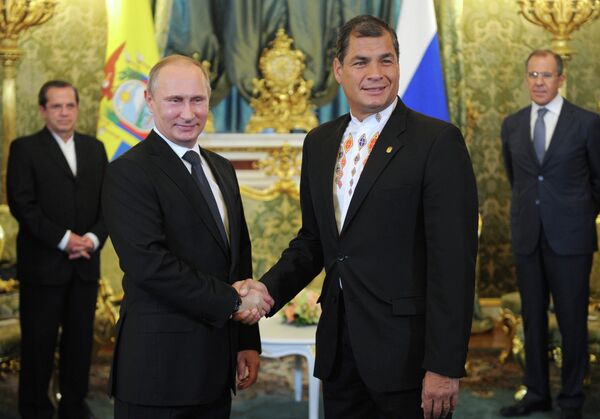 Vladimir Putin and Rafael Correa - Sputnik International
