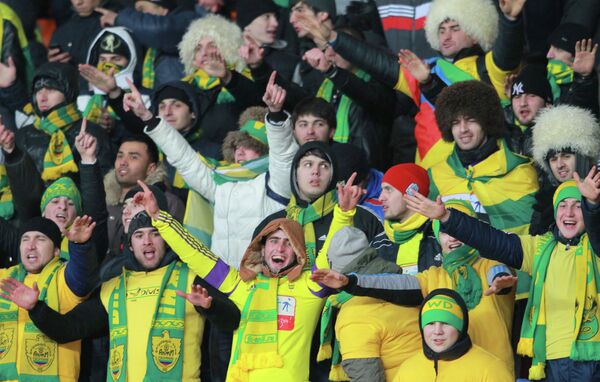Russia’s FC Anzhi Calls for Flag-Burners to Be Punished - Sputnik International