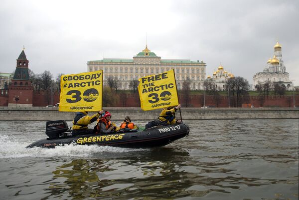 Greenpeace Protests in Moscow As Arctic Sunrise Tribunal Opens - Sputnik International