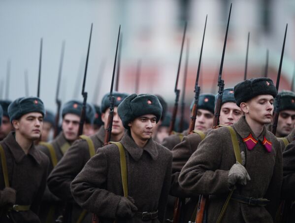Moscow Celebrates Anniversary of 1941 Siege Parade - Sputnik International