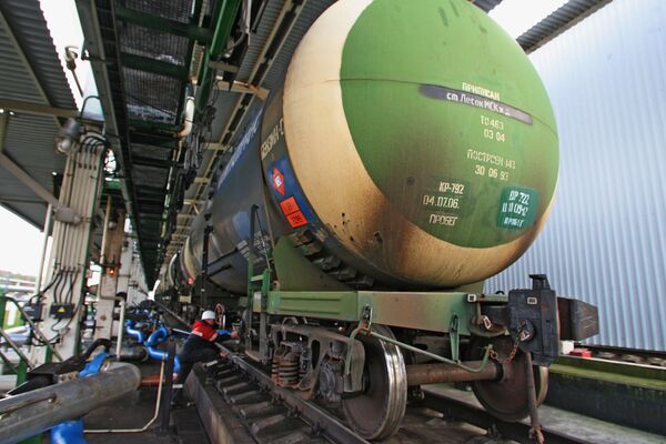 Russia, Kazakhstan Sign Oil Transit Deal - Sputnik International
