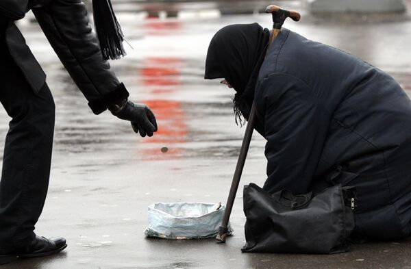 Quarter of Russians ‘Often’ Give Money to Beggars – Survey - Sputnik International