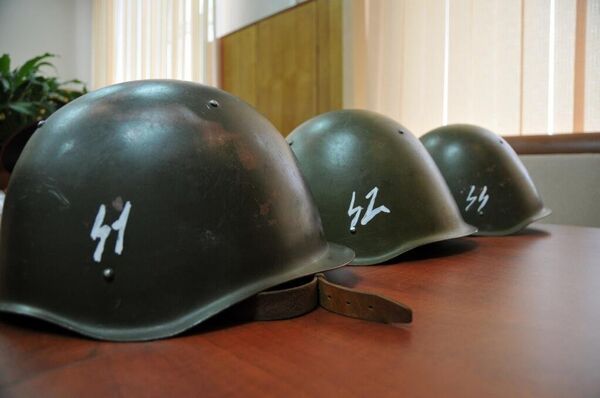 Russian Police Dismiss ‘SS Helmet’ Controversy at Football Match - Sputnik International