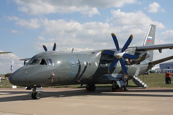 The An-140S is a version of the An-140-100 passenger plane (photo) with a large loading/unloading hatch - Sputnik International