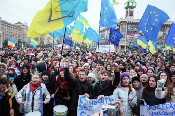 Hundreds Rally Outside Ukraine Gov’t in Support of EU Deal - Sputnik International