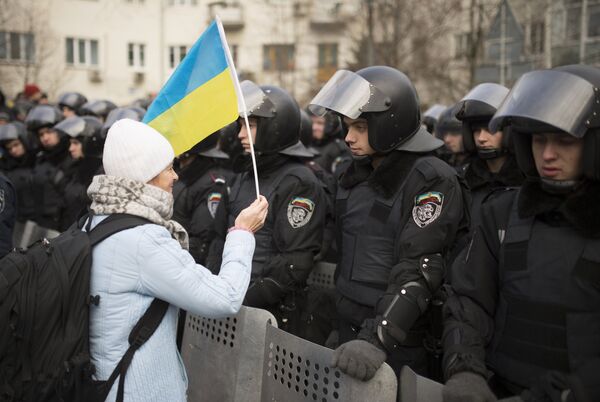 Massive street protests continue in the Ukrainian capital Kiev - Sputnik International