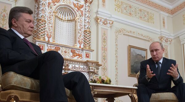 Viktor Yanukovych and Vladimir Putin (archive) - Sputnik International