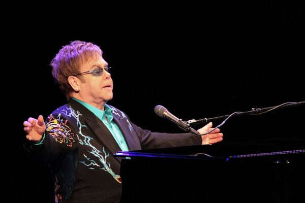Elton John during his concert in Moscow, Dec. 12, 2010 - Sputnik International