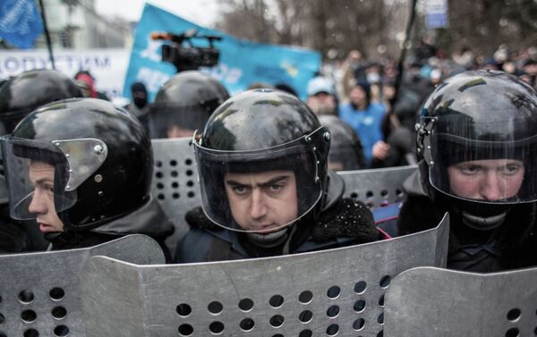 Ukrainian police have also opened a case under “mass unrest” articles of the criminal code after the toppling of a statue of Vladimir Lenin - Sputnik International