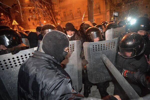 Protest in Kiev turned violent, Dec. 10, 2013 - Sputnik International