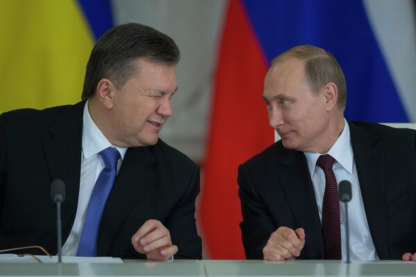 Viktor Yanukoyvch and Vladimir Putin - Sputnik International