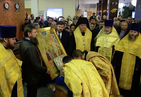 Gifts of the Magi at Moscow’s Cathedral of Christ the Savior - Sputnik International