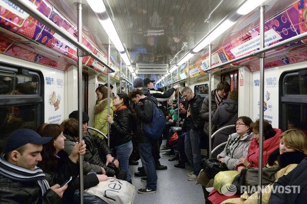Moscow Metro Launches Train with Sochi 2014 Olympic Games Symbols - Sputnik International