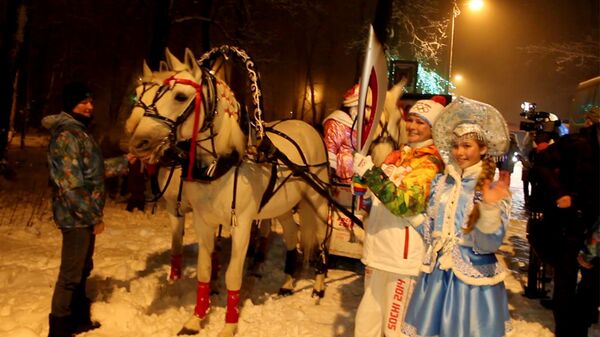 Olympic Torch Takes Horse Ride in Penza - Sputnik International