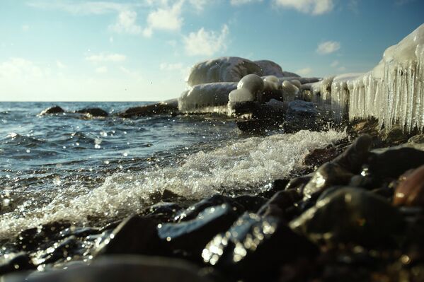Lake Baikal at Freezing Point - Sputnik International