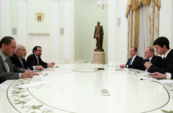Iranian Foreign Minister Mohammad Javad Zarif at a meeting with Russian President Vladimir Putin - Sputnik International