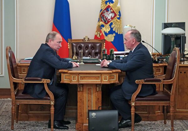 Vladimir Putin and Viktor Ivanov - Sputnik International